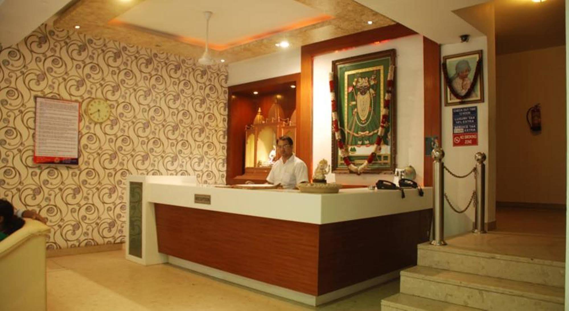 Hotel Baba Inn-By Rcg Hotels Nova Deli Exterior foto